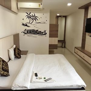 Hotel Grand Paradise